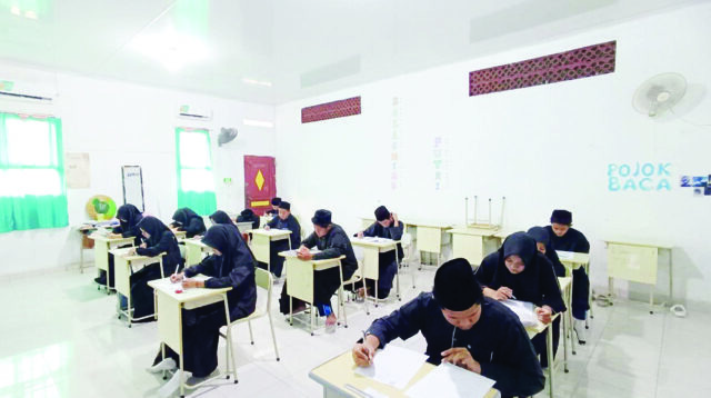Penerima Beasiswa Dilarang Hedon