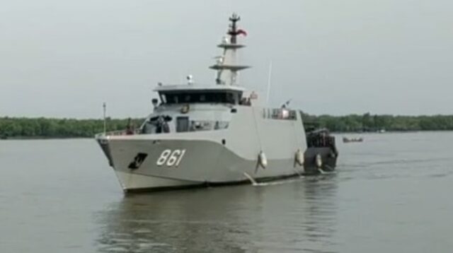 3 Kapal Perang Cari 5 Jurnalis