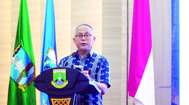 Jutaan Warga Buka Rekening Massal