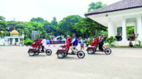 190 Lansia Dilatih Kendarai Becak Listrik 190 Lansia Dilatih Kendarai Becak Listrik
