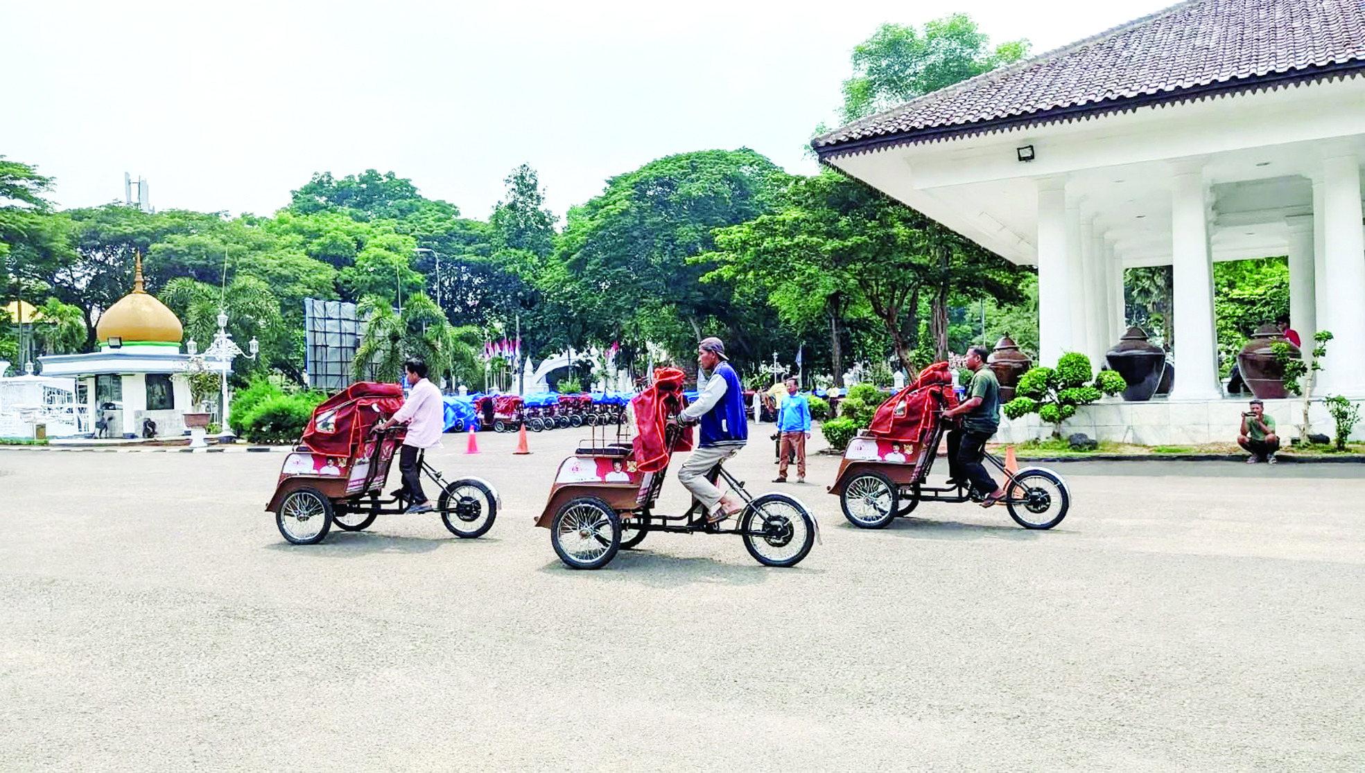 190 Lansia Dilatih Kendarai Becak Listrik