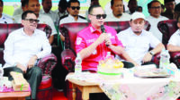 Walikota Serang Budi Rustandi (seragam merah) ikut peresmian infrastruktur program Jalan Bang Andra secara zoom meeting di Ruas Jalan Pejuang 45, Kelurahan Kuranji, Kecamatan Taktakan, Kota Serang, Rabu 30 September 2026.