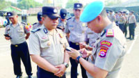 Cegah Judol, Wakapolres Periksa Hp Anggota Cegah Judol, Wakapolres Periksa Hp Anggota
