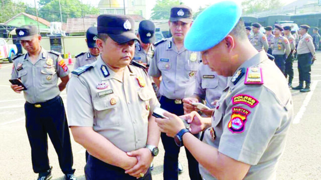 Cegah Judol, Wakapolres Periksa Hp Anggota
