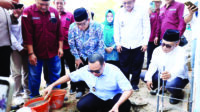 Budi Rustandi Puji Semangat Gotong Royong Warga Gelam Bangun Gapura