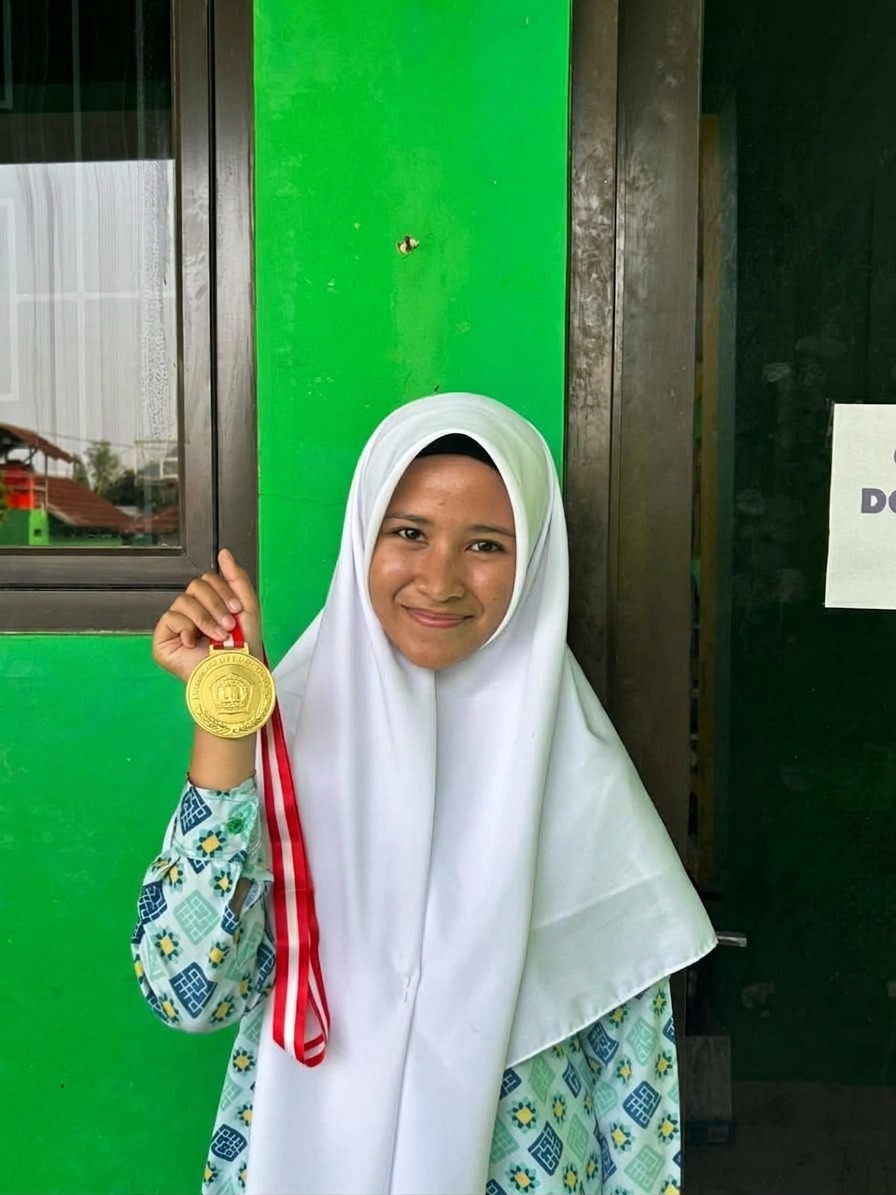 Lima Siswa SMPIT Bina Insan Juara PAI Fair dan Youth Festival JSIT 