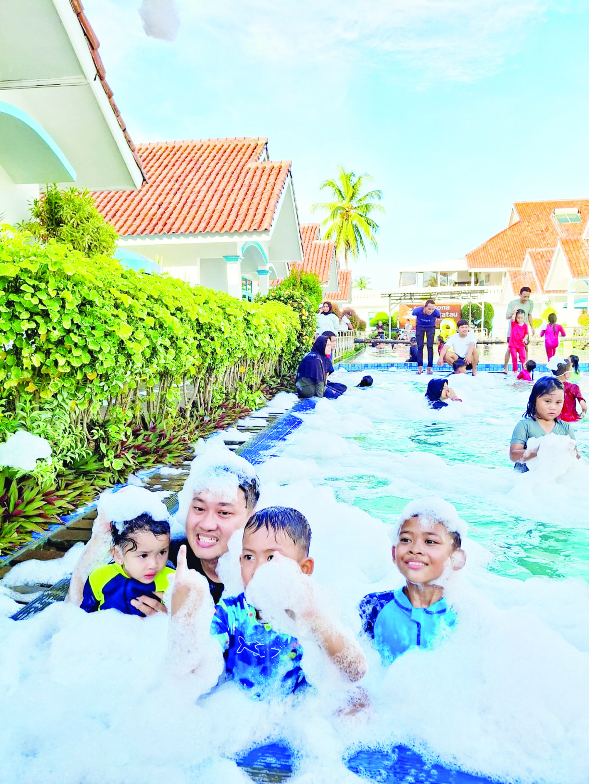 Pesona Krakatau Hadirkan Mandi Busa Seru